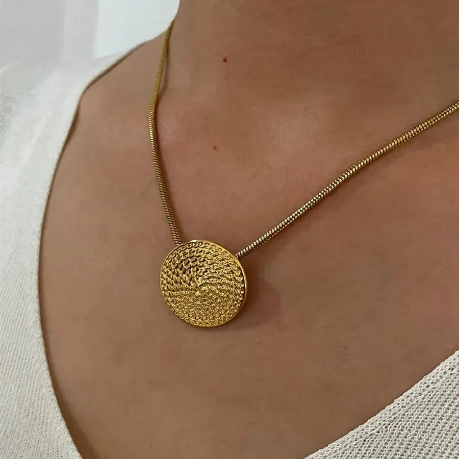 Luxy Pave Disc Necklace - Diatoms