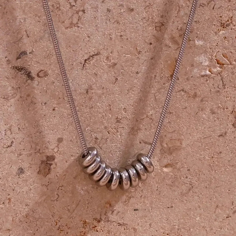 Luxy Dainty Circle Necklace - Diatoms
