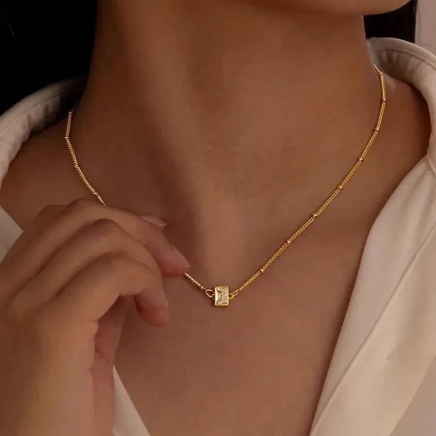 Luxy Emerald Necklace - Diatoms