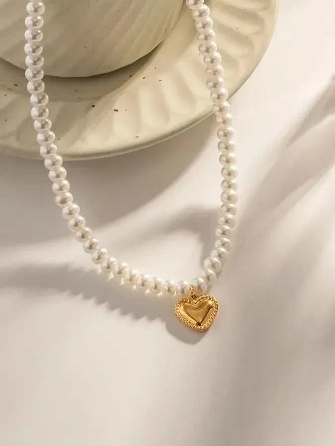 Pearls Beaded Heart Shape Necklace - Diatoms