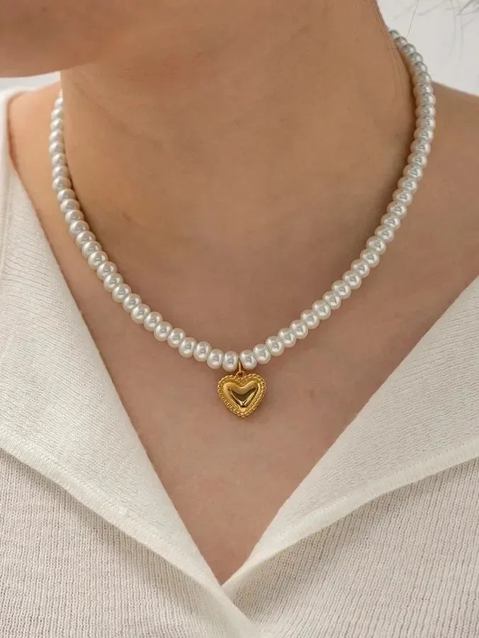 Pearls Beaded Heart Shape Necklace - Diatoms