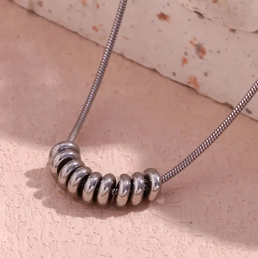 Luxy Dainty Circle Necklace - Diatoms