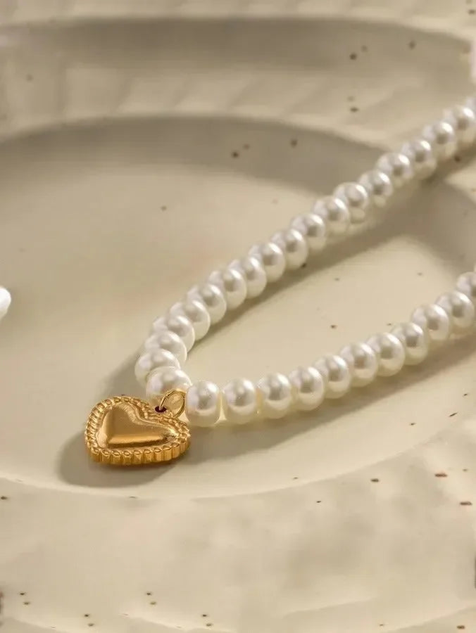 Pearls Beaded Heart Shape Necklace - Diatoms