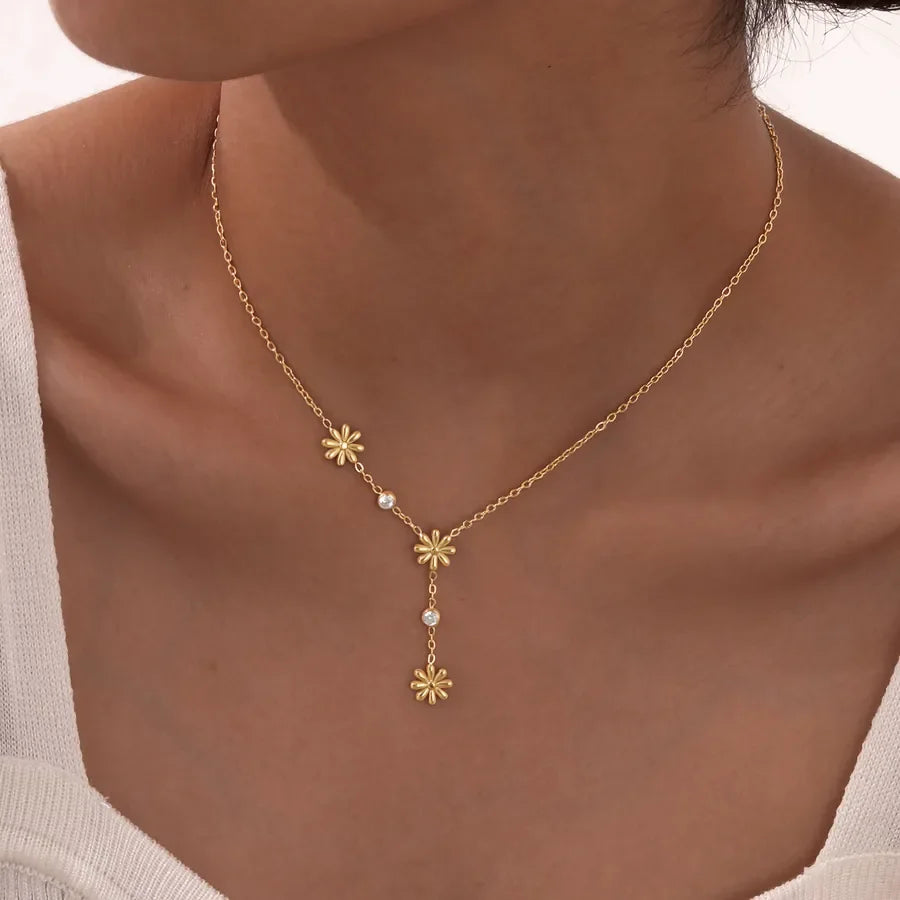 Sweet Flower Dainty Zircon Necklace - Diatoms