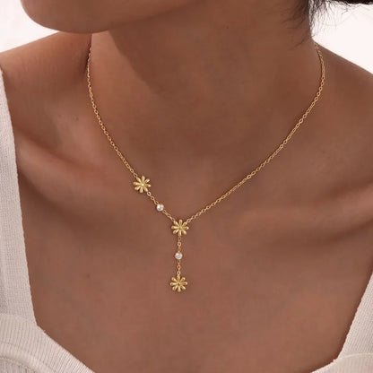 Sweet Flower Dainty Zircon Necklace - Diatoms