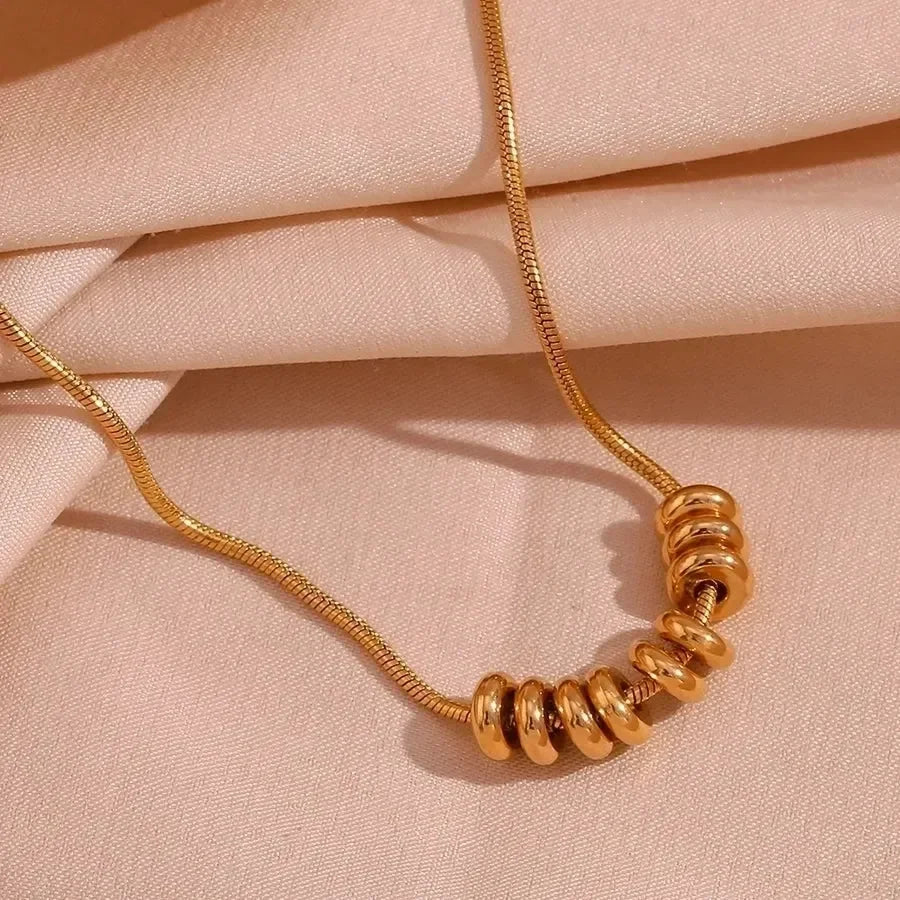 Luxy Dainty Circle Necklace - Diatoms