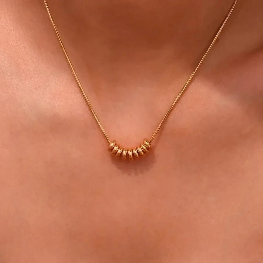 Luxy Dainty Circle Necklace - Diatoms