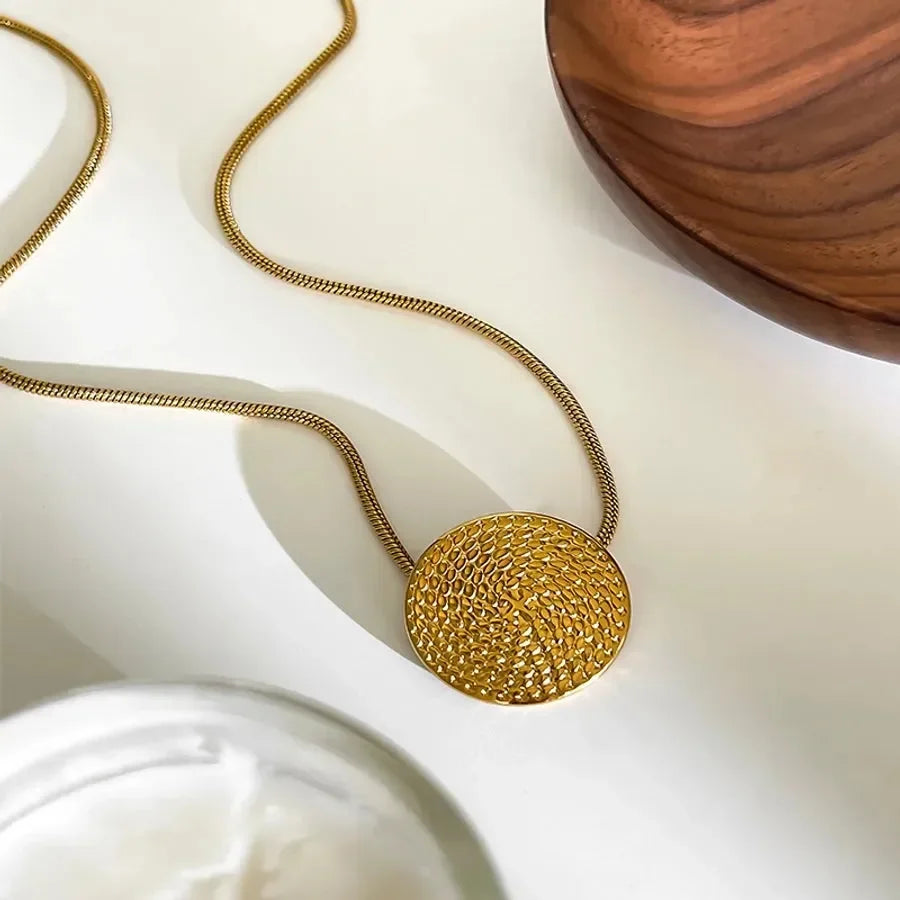 Luxy Pave Disc Necklace - Diatoms