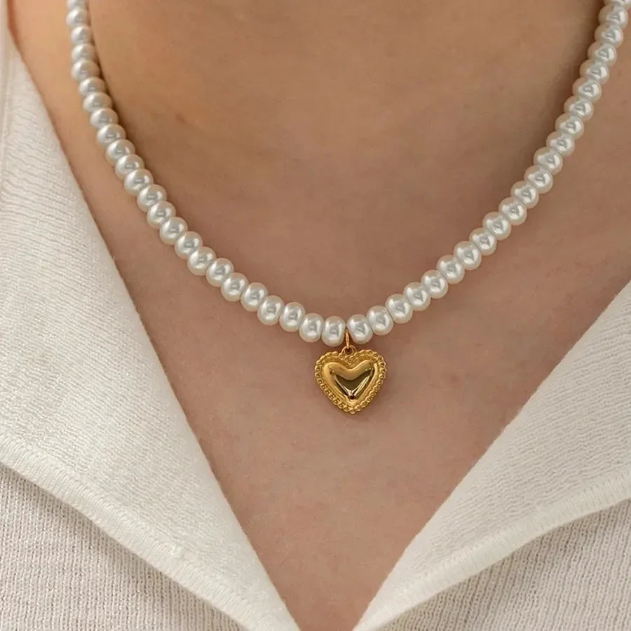 Pearls Beaded Heart Shape Necklace - Diatoms