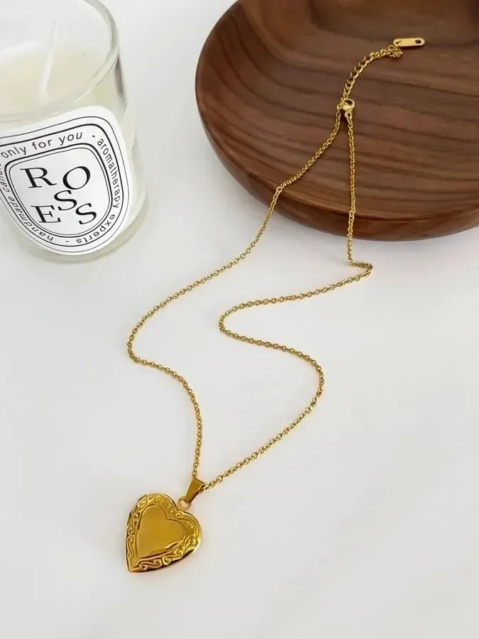 Luxurious Heart Shape Pendant - Diatoms