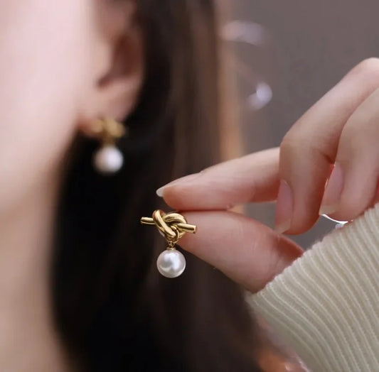 Knot Round Pearl Drop Earrings - Diatoms