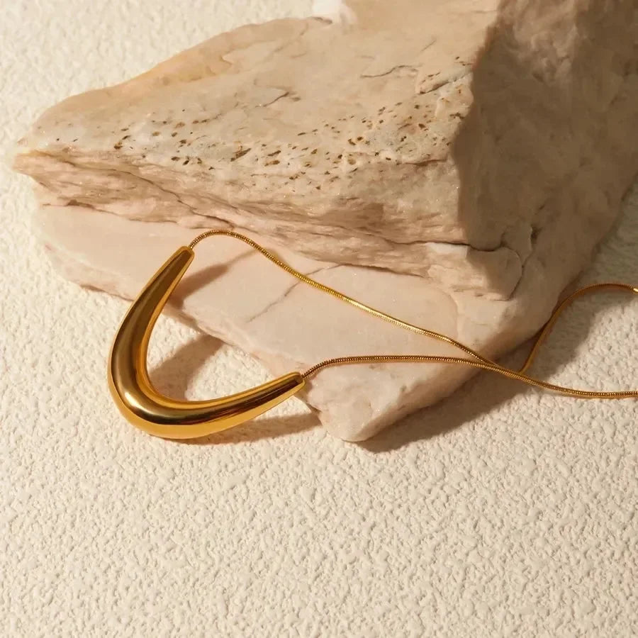 Luxy Curved Necklace - Diatoms