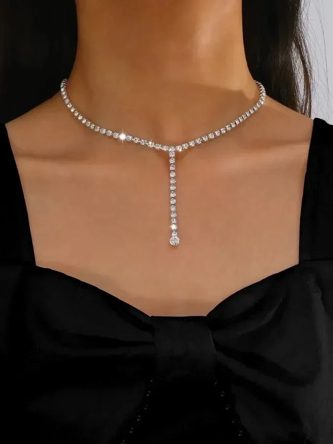 Edgy Elegance Glamour Diamond Necklace - Diatoms