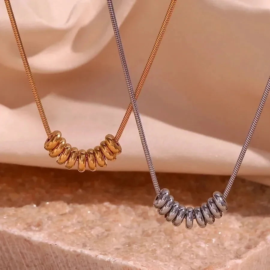 Luxy Dainty Circle Necklace - Diatoms