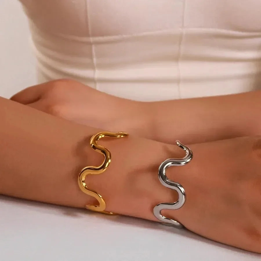 Classic Wavy Bangle - Diatoms