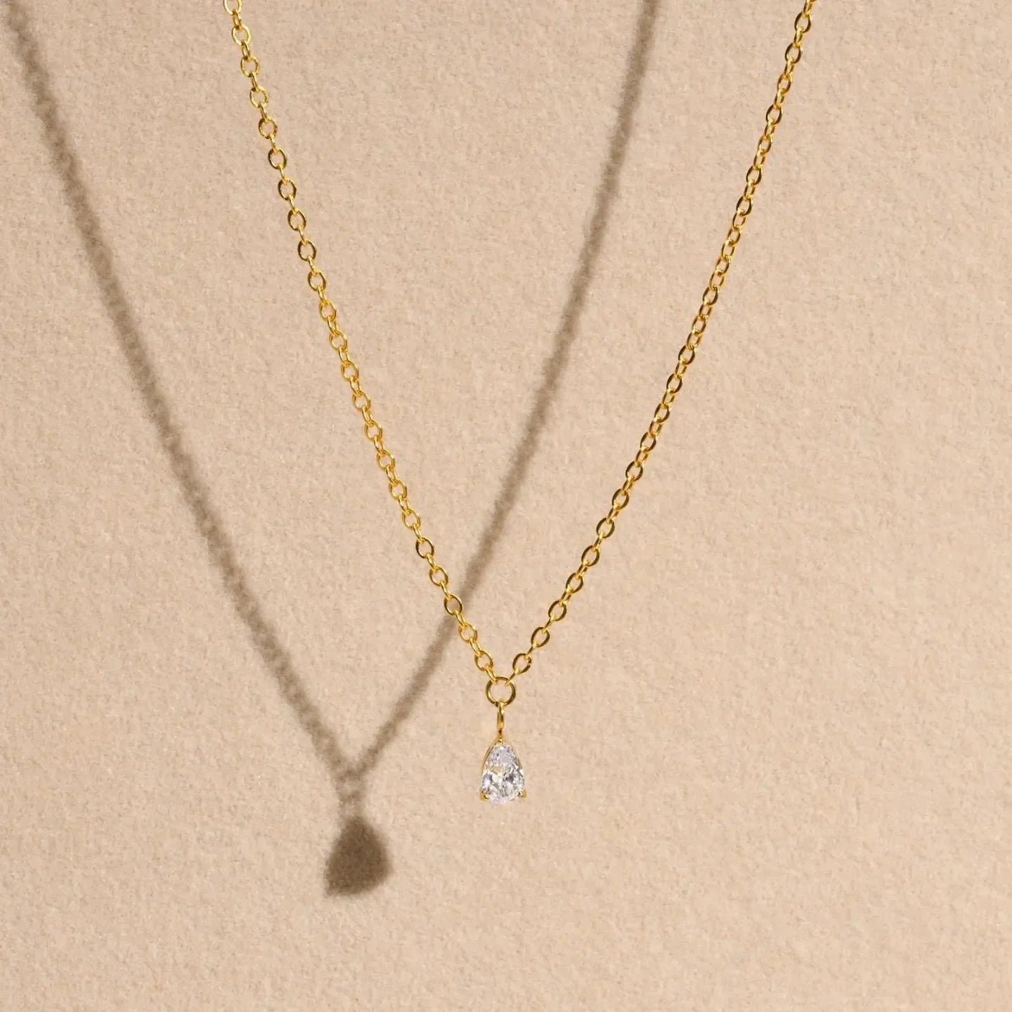 Luxe Elegant Diamond Necklace - Diatoms