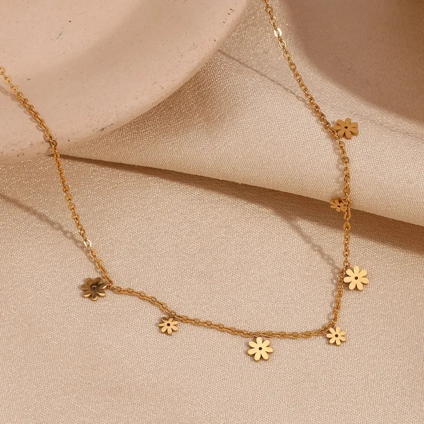 Floral Crush Necklace - Diatoms