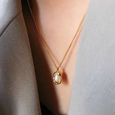 Luxe Dazzle Pearl Pendant