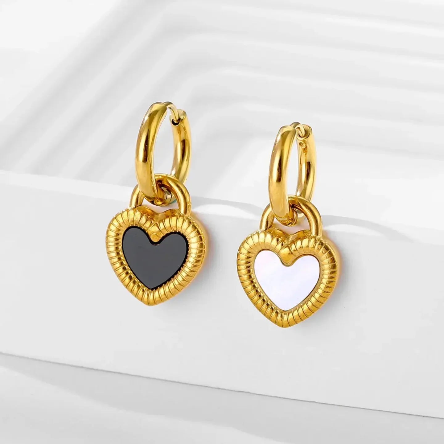 Black & White Heart Shape Double Side Necklace And Earrings - Diatoms