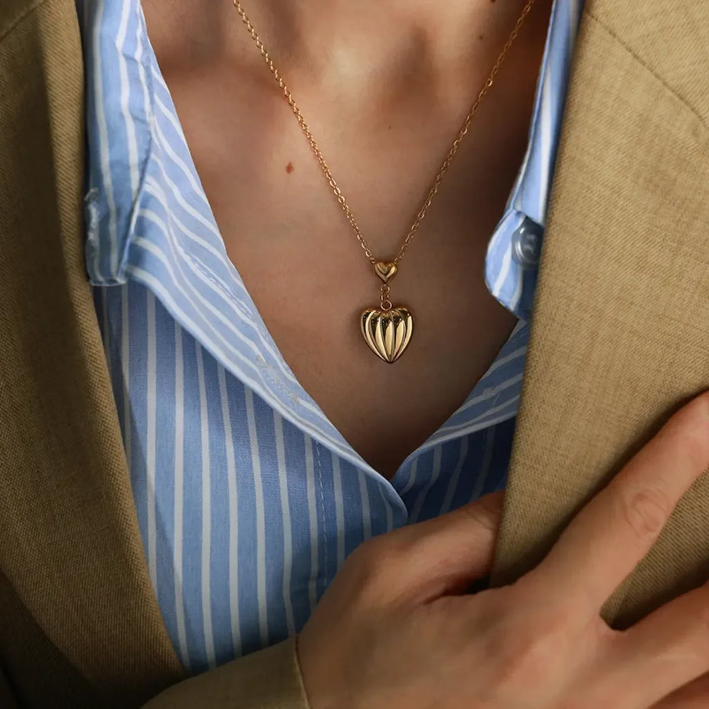 Luxe Heartfelt Gold Necklace - Diatoms