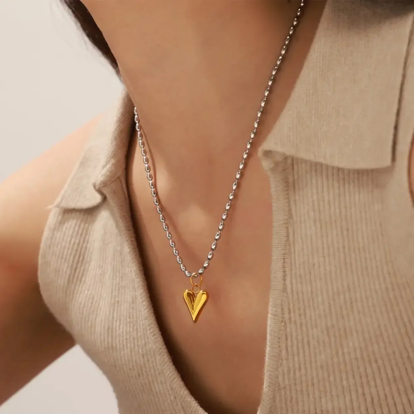 Sleek Love Pendant - Diatoms