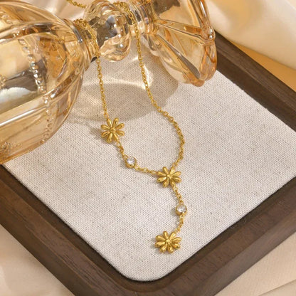 Sweet Flower Dainty Zircon Necklace - Diatoms