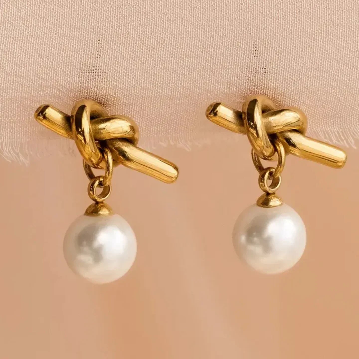 Knot Round Pearl Drop Earrings - Diatoms