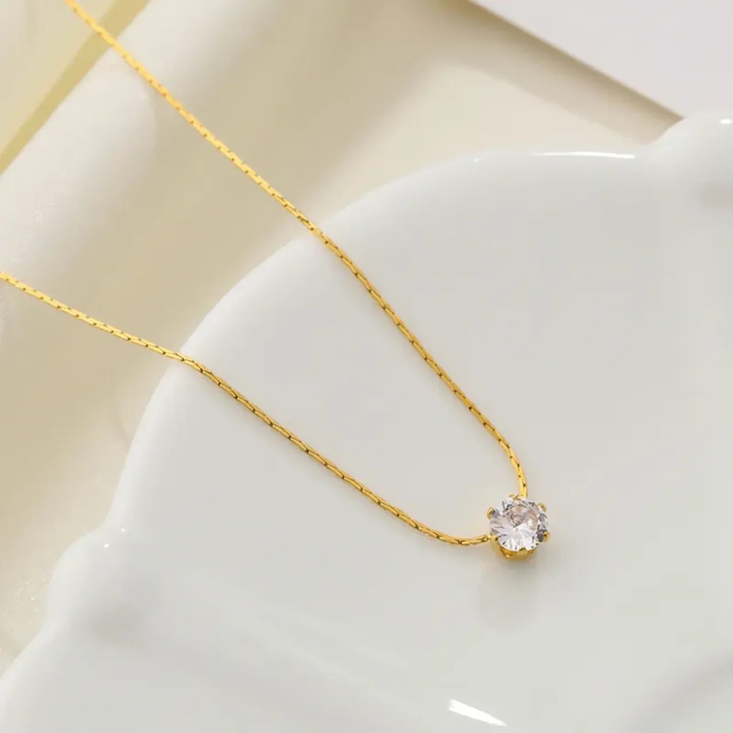 Simple Round Zircon Necklace