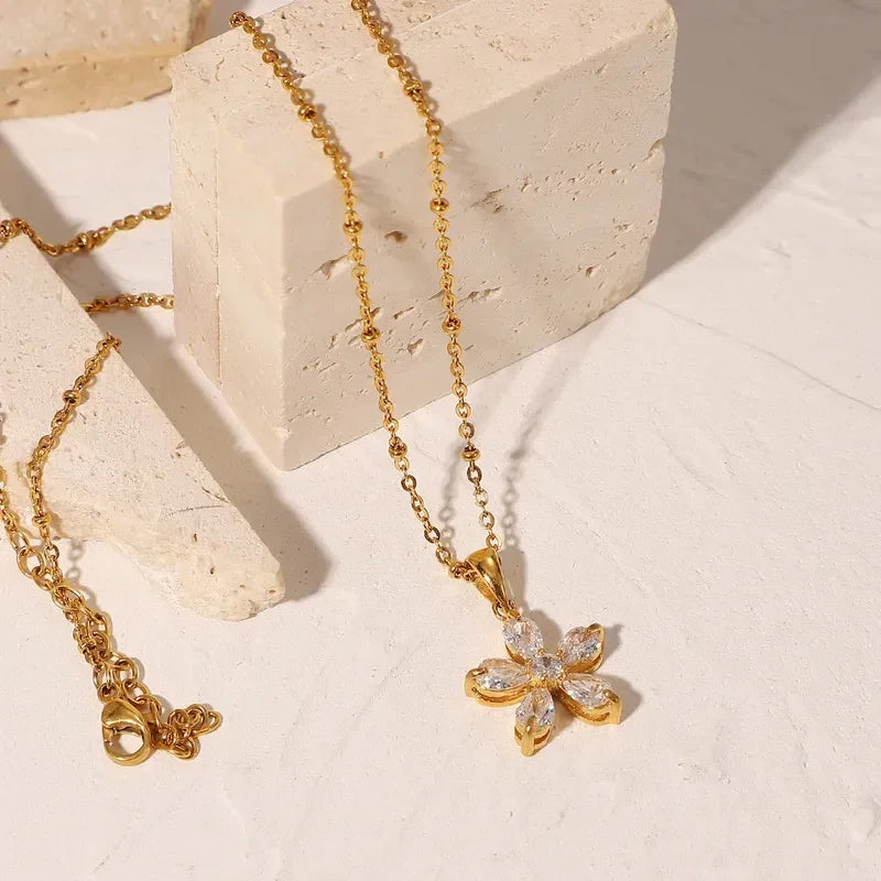 Floral Diamond Necklace - Diatoms