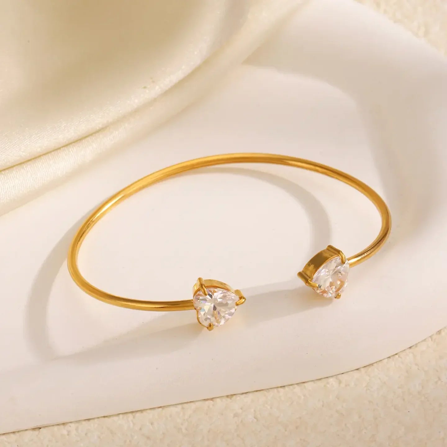Heart Shape Zircon Bangle