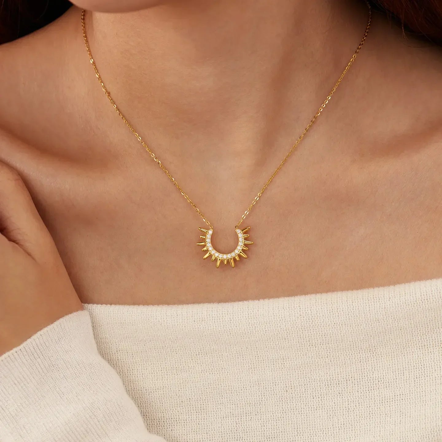 Luxy Sun Flower Rhinestone Necklace - Diatoms