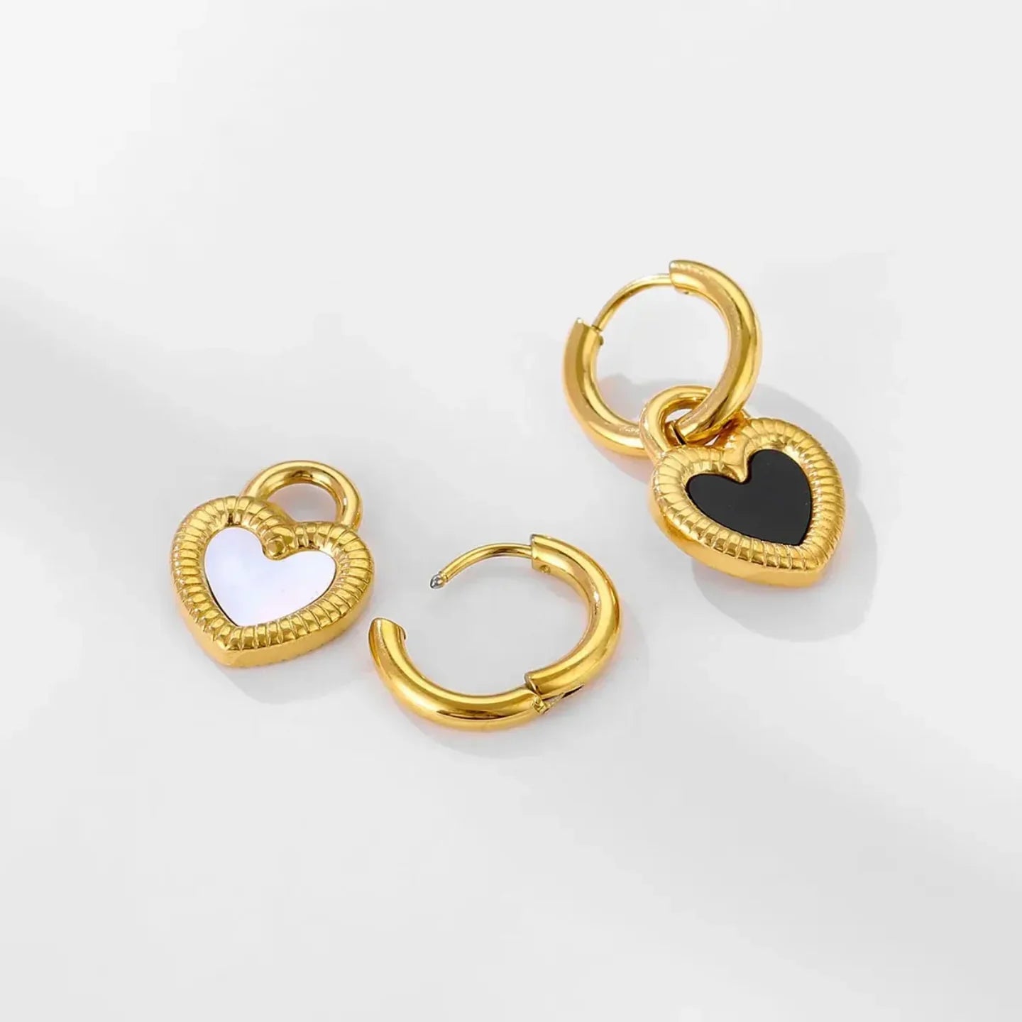 Black & White Heart Shape Double Side Necklace And Earrings - Diatoms