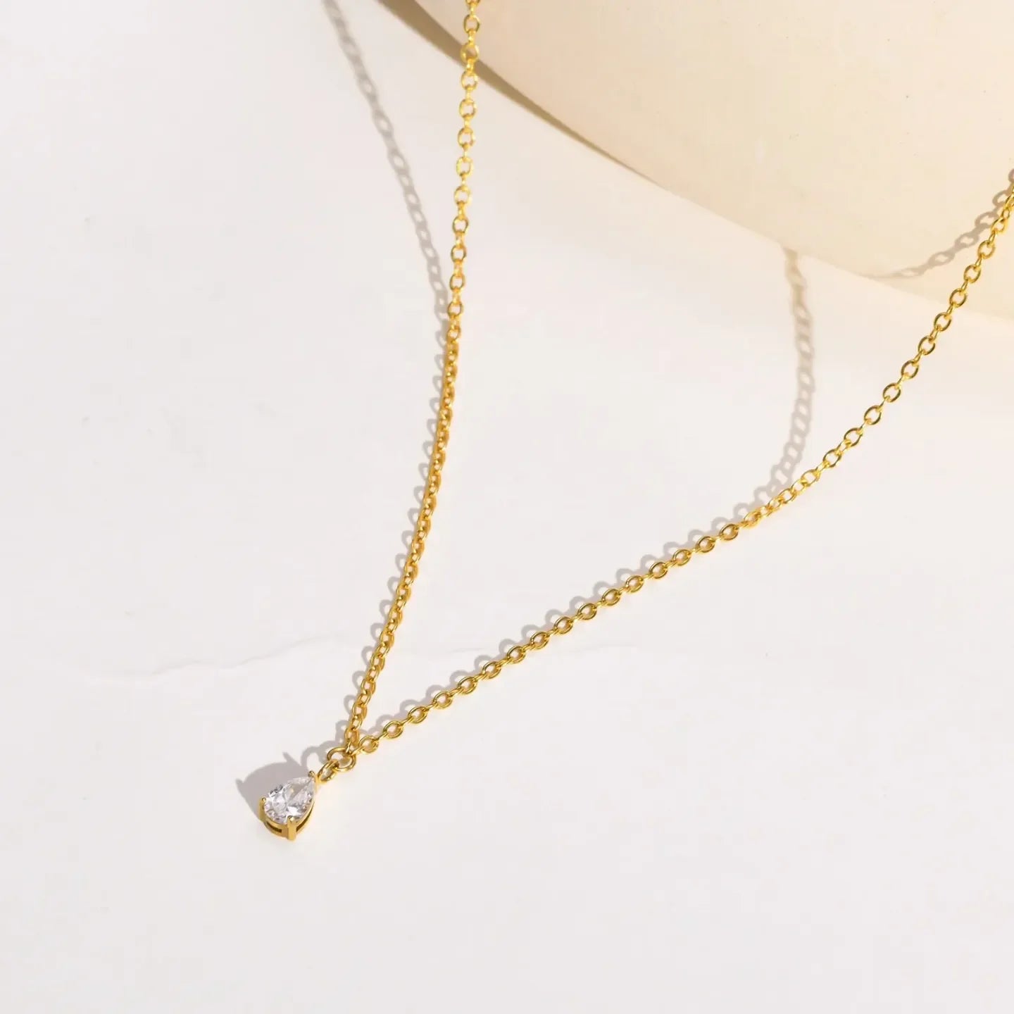 Luxe Elegant Diamond Necklace - Diatoms