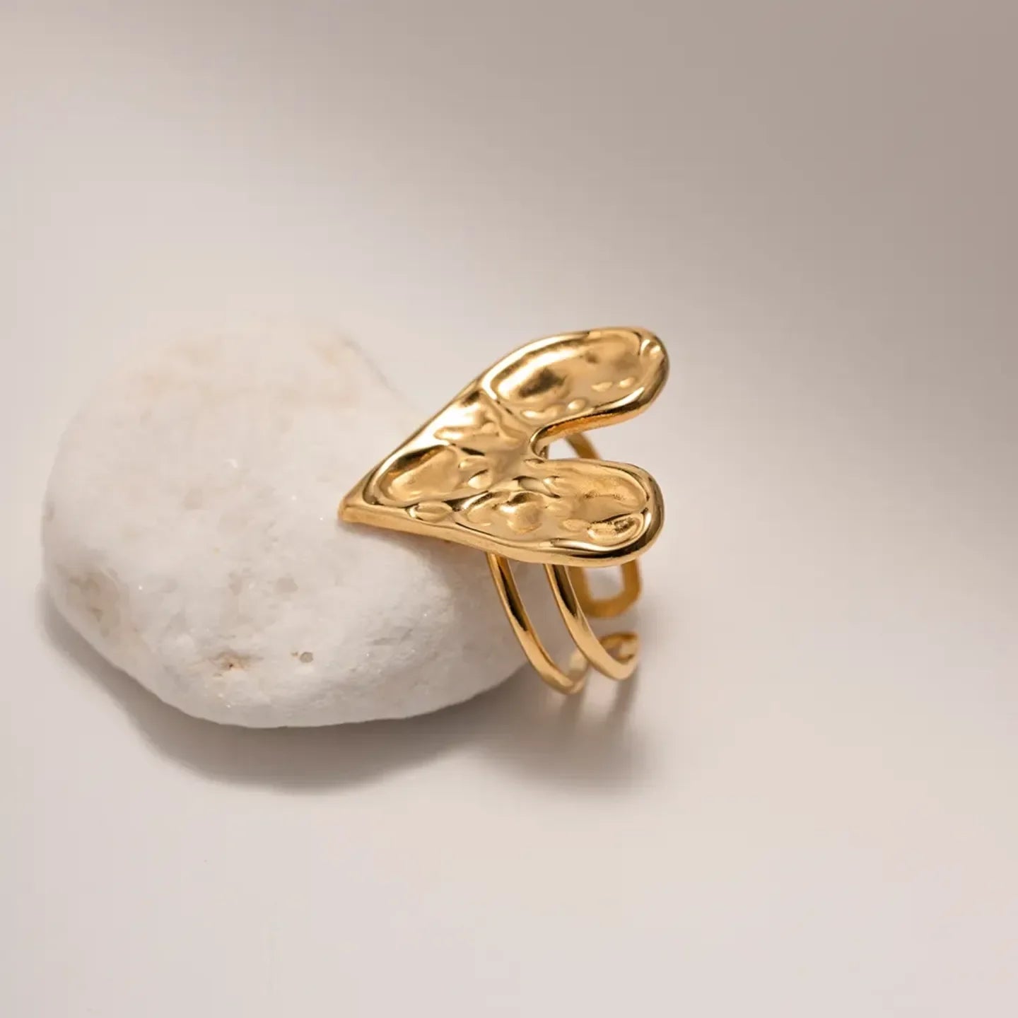 Hearts Aligned Open Rings - Diatoms