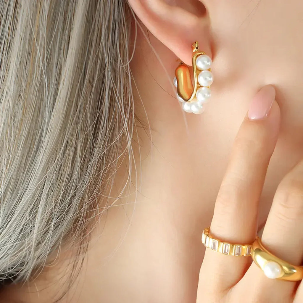 U Shape Pearls Earrings - Diatoms