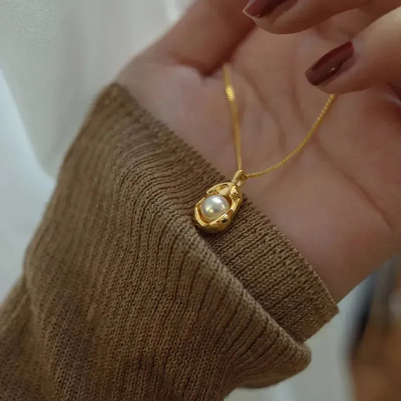 Luxe Dazzle Pearl Pendant - Diatoms